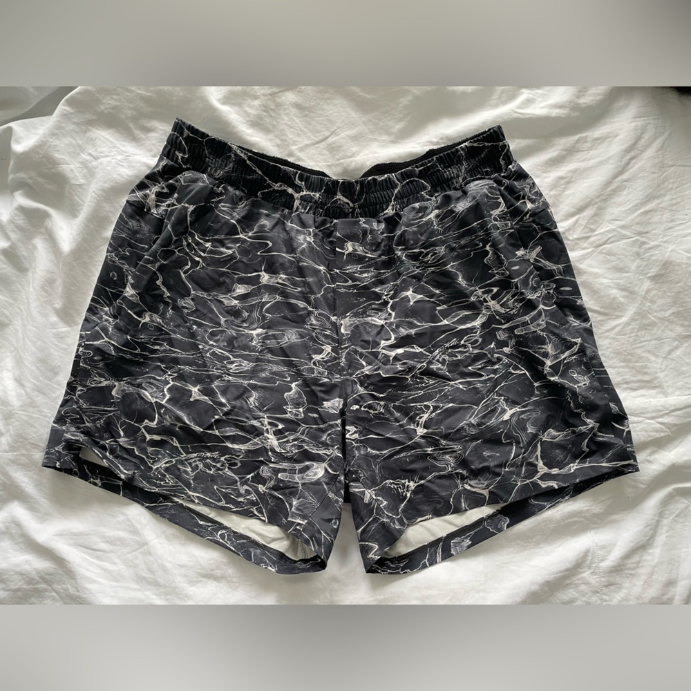 men’s lululemon channel cross swim short 5”
